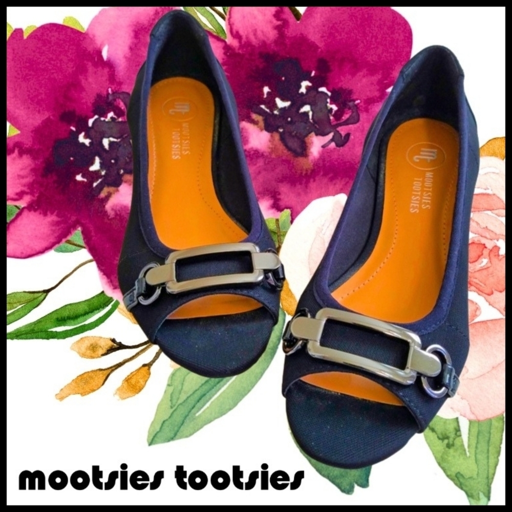 EUC Mootsies Tootsies Peep-Toe Flat Shoes